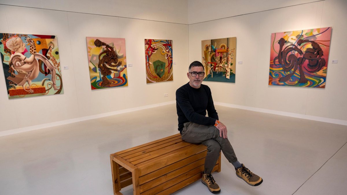 La exposición del pintor y caricaturista Paco Guzmán, en el Espai Exposititu DeltArt de Deltebre, se puede visitar hasta abril.