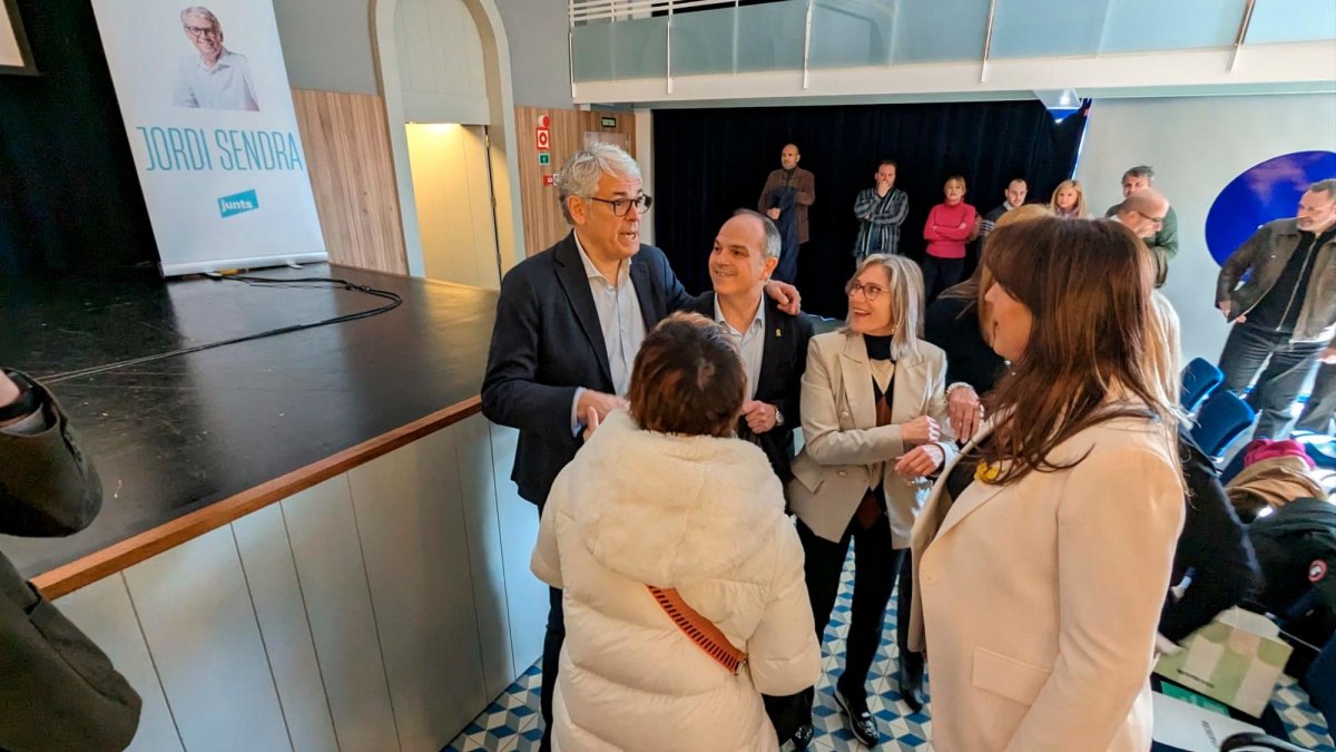 Jordi Sendra, el pasado 21 de enero junto a Jordi Turull y Laura Borràs en su presentación como alcaldable de JxCAT.