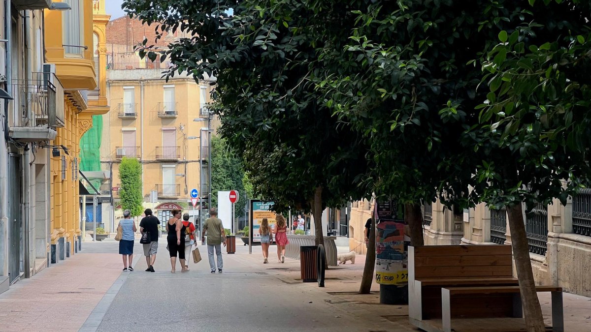 La plaça de Catalunya amb el raval de Santa Anna serà una de les entrades autoritzades en vehicle al nucli antic.