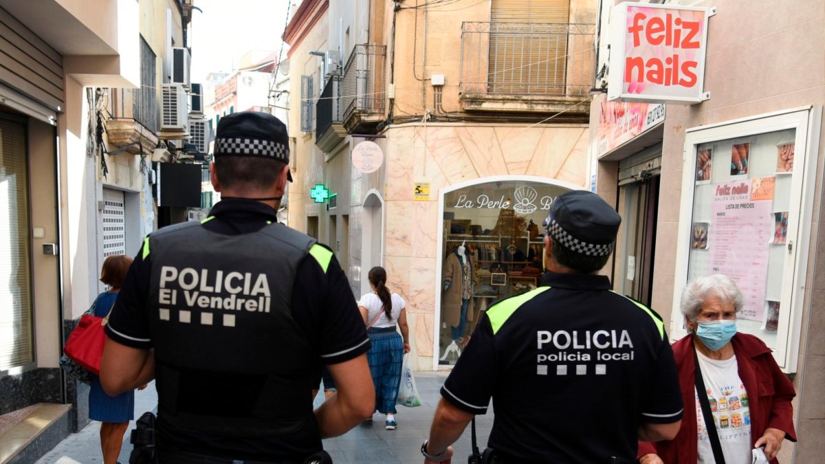 La Policía Local se movilizó por todo el municipio para intentar localizar a los dos pequeños.