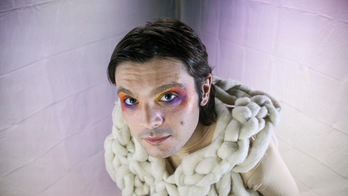 Eloi Duran, en una imagen del videoclip que acaba de publicar en las plataformas digitales.