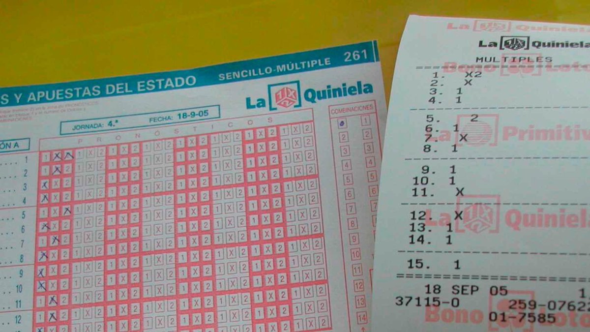 Una quiniela y un resguardo en una imagen de archivo.