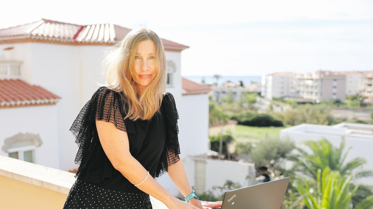 Christiane Greilach, Global Senior Marketing Manager de la multinacional estadounidense de software Autodesk, en su casa de Miami Platja.