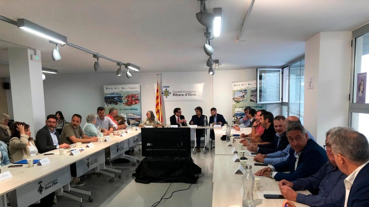 Reunión del órgano de gobierno de los fondos, en Móra d’Ebre.