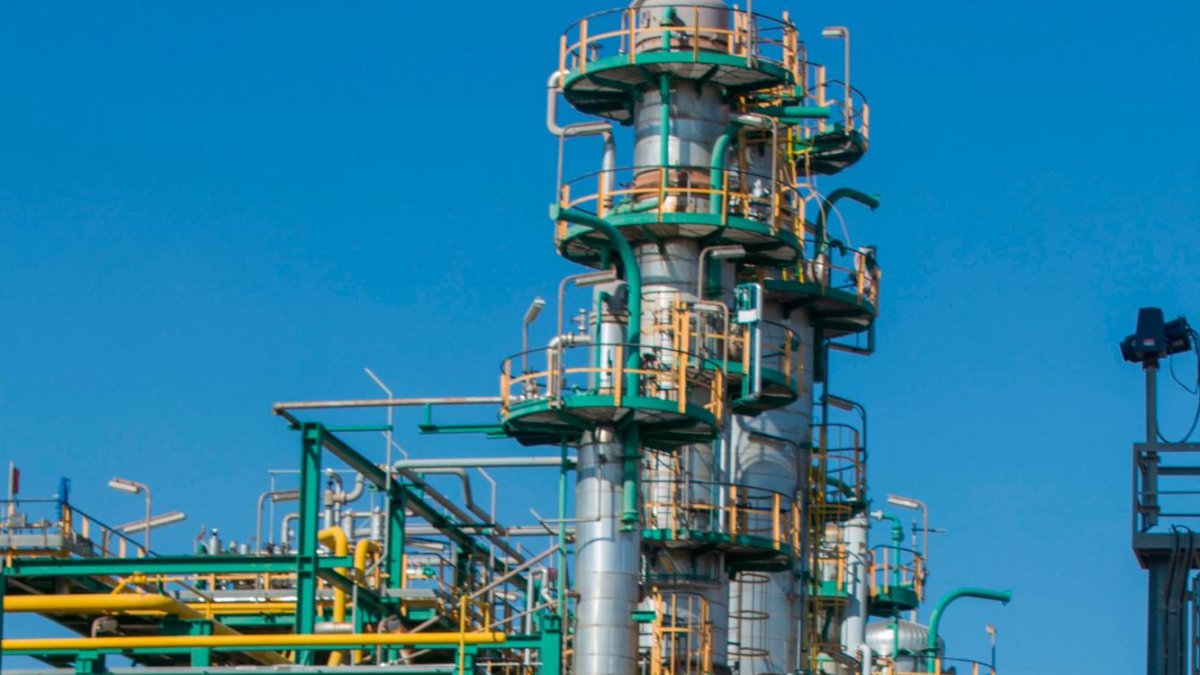 Hasta 4.500 personas han trabajado en Repsol en los días de máxima afluencia durante la parada.