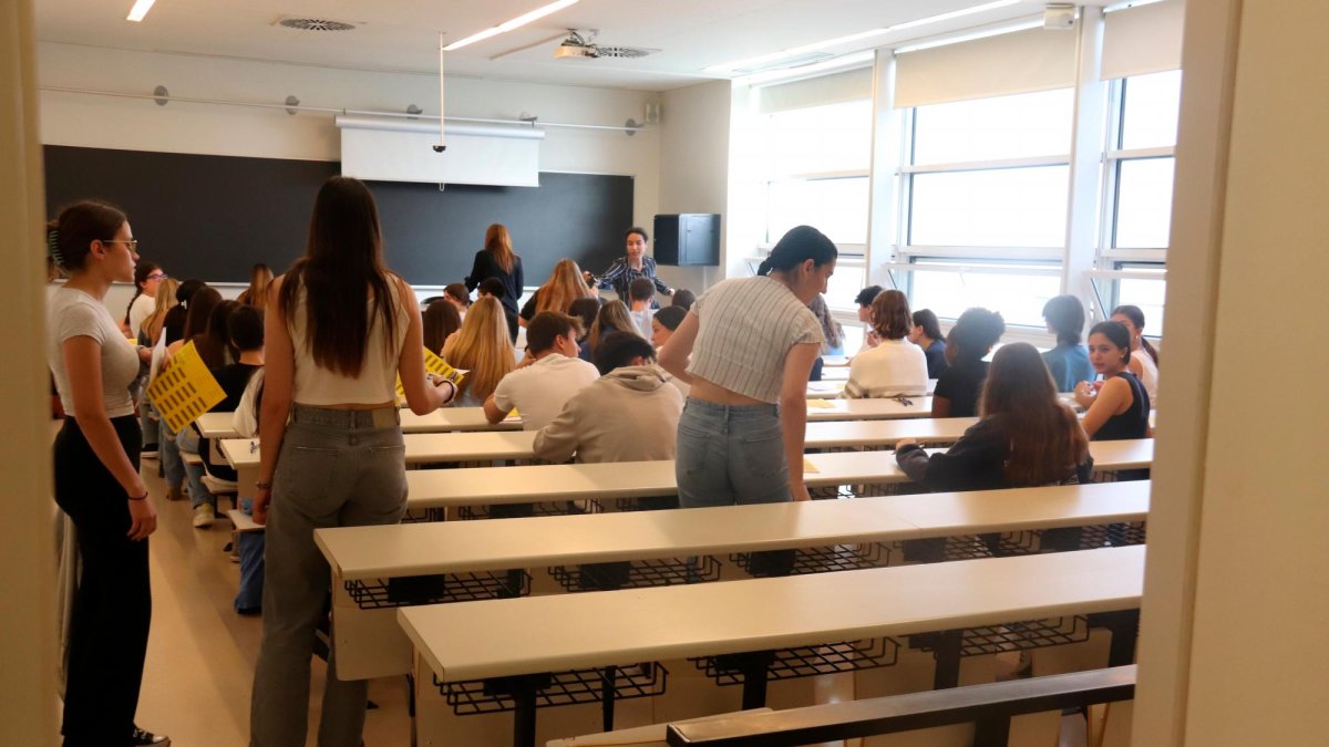 En España se evaluaron los conocimientos financieros de más de 2.000 alumnos nacidos en 2006.