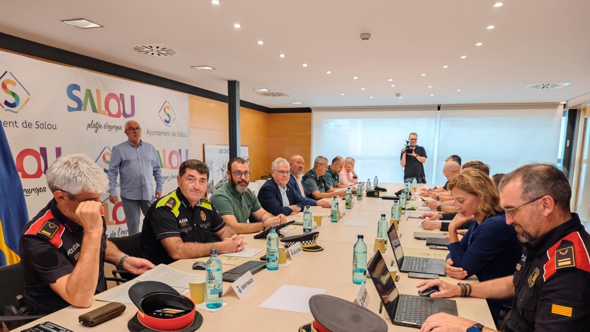 La reunión realizada ayer con las autoridades locales y los cuerpos de seguridad.