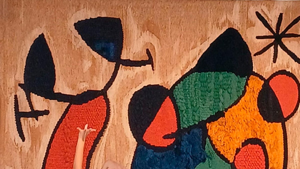 La bailaora Lorena Martínez frente al ‘Tapis de Tarragona’.