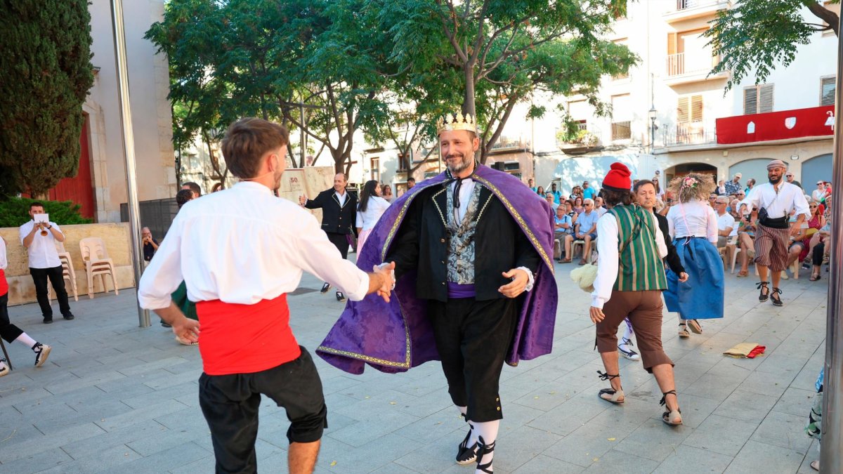 La Representació del Ball de Sant Esteve, ayer por la tarde en el centro de Vila-seca.