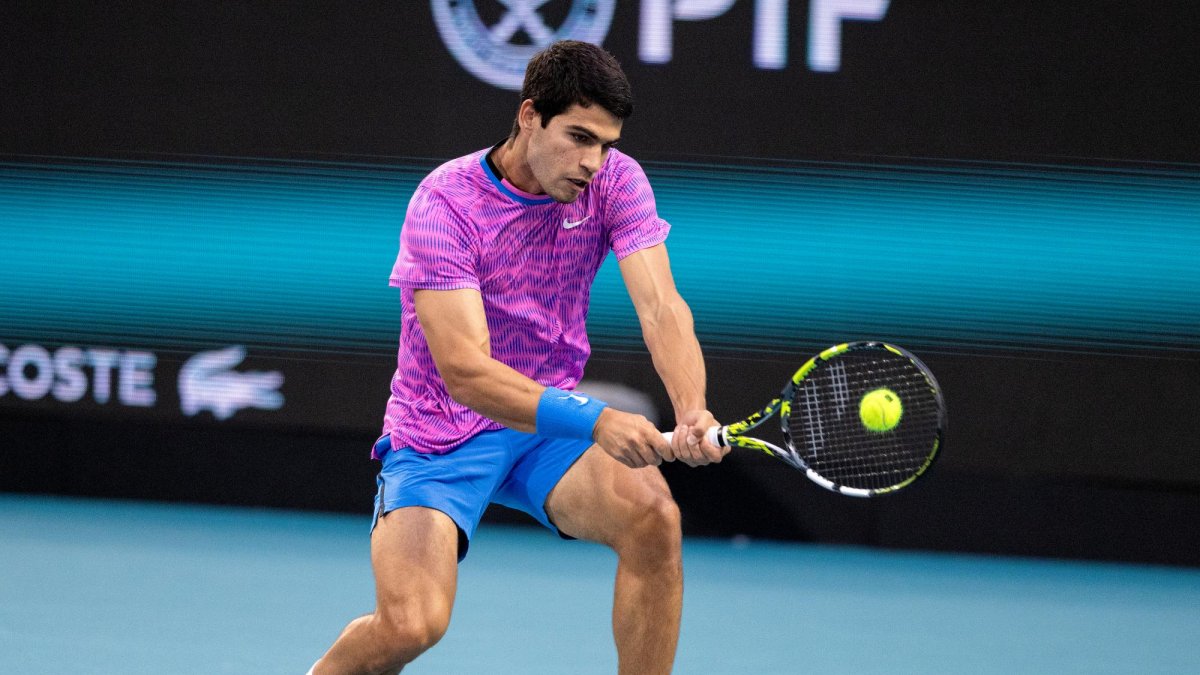 El tenista Carlos Alcaraz venció al francés Gael Monfils en una hora y 14 minutos.