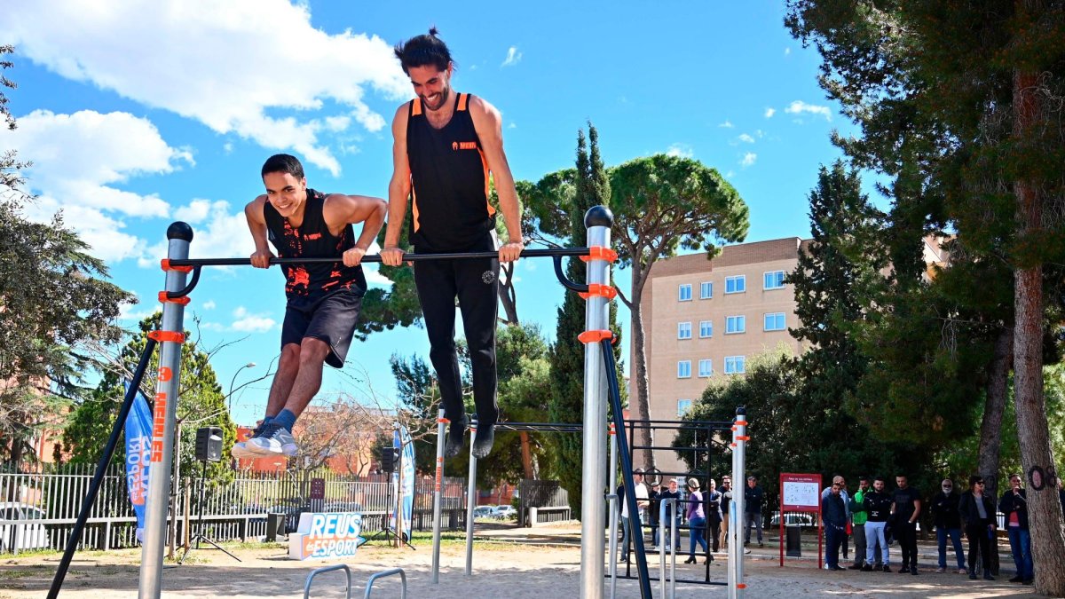El parque de calistenia de la zona de Mas Carandell es el cuarto que se ha instalado en Reus últimamente.
