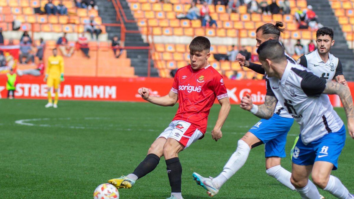 Aarón Rey en un partido con el Nàstic en el Nou Estadi.