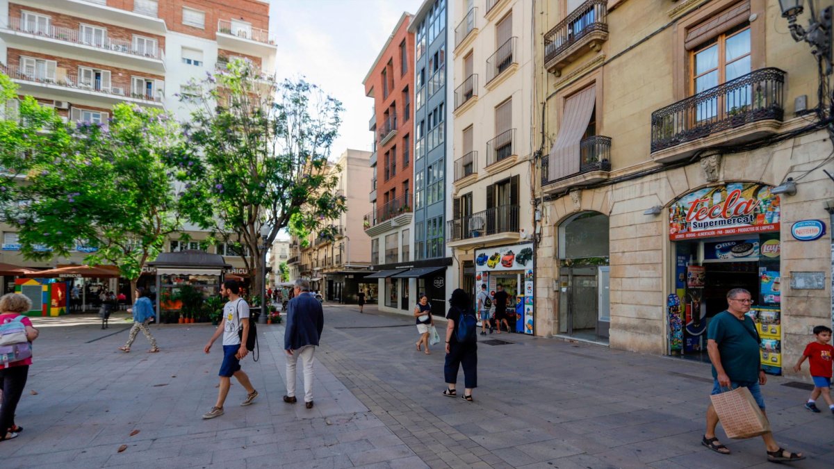 La zona de la Plaça Verdaguer se incluye en el APEU.