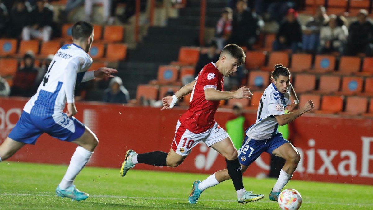 El extremo gallego llegó al Nàstic la pasada temporada procedente del CE Sabadell.