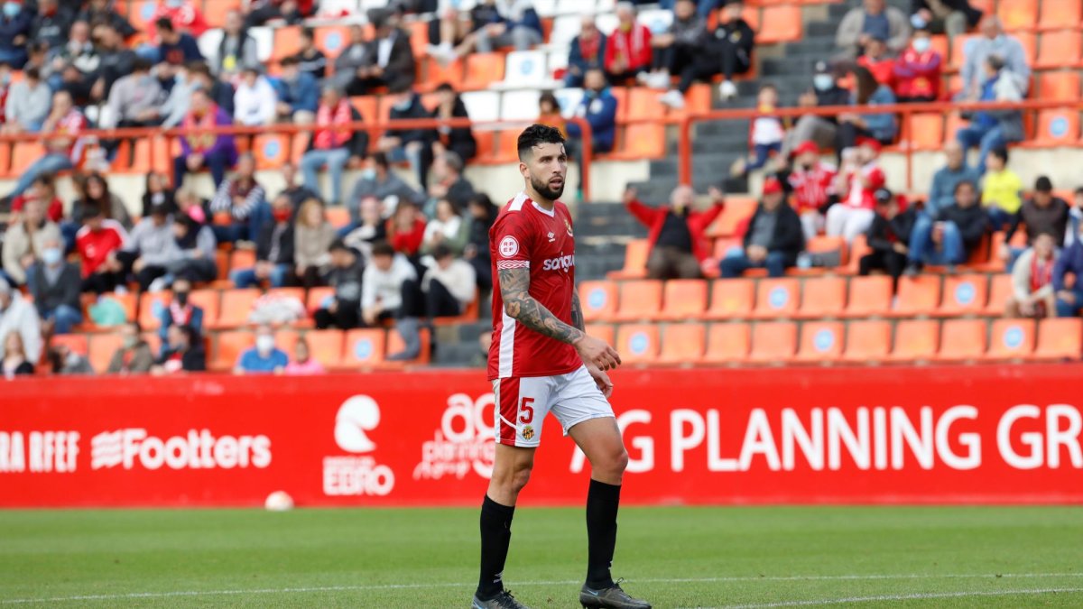 Marc Trilles en un partido con el Nàstic en el Nou Estadi.