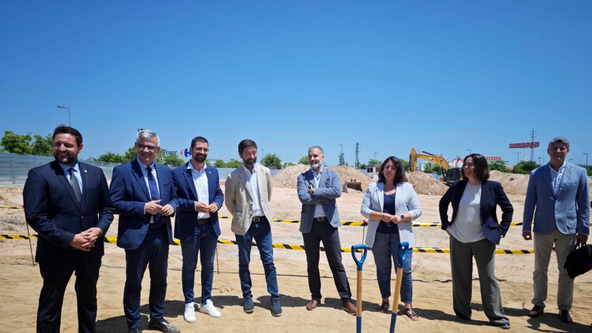 Autoridades del Ajuntament de Tarragona, la Generalitat, la Fundació SALAS y la Fundació Nou Lloc.
