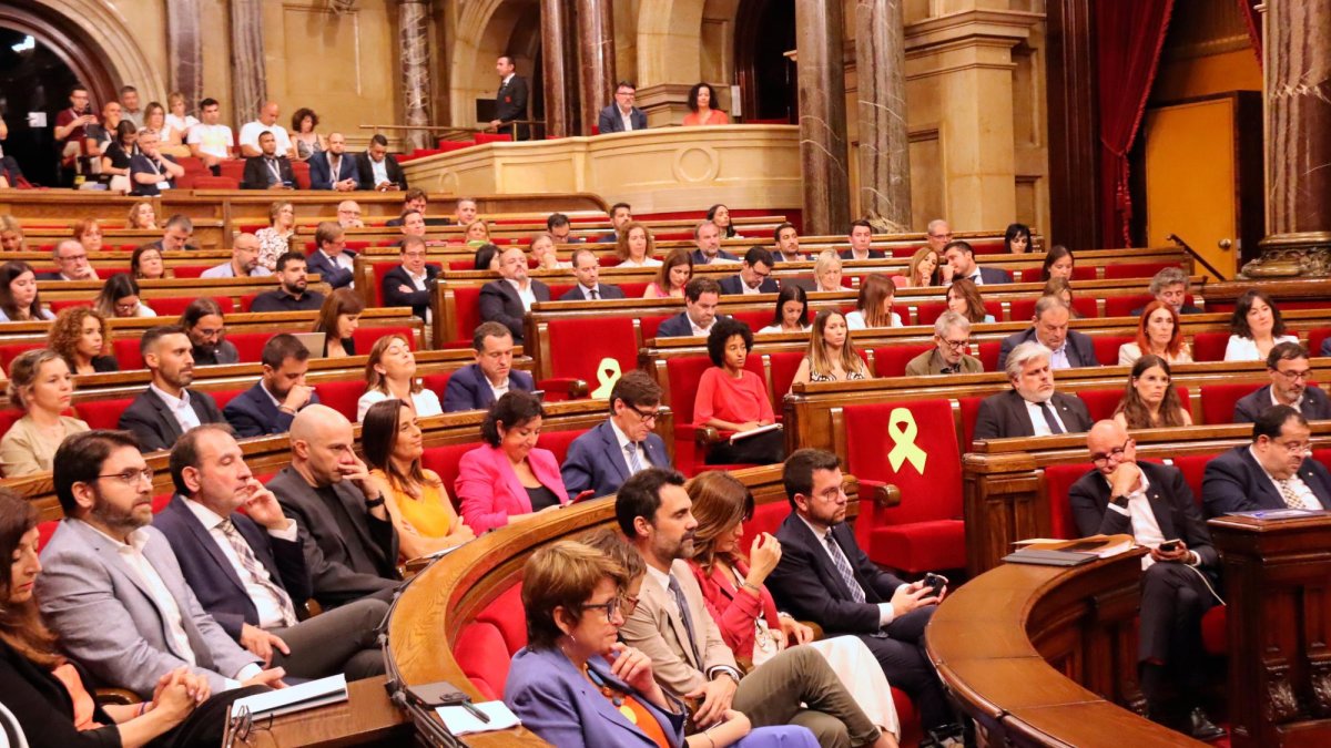 La cambra ha rebutjat les esmenes a la totalitat presentades pel PP i l’extrema dreta de Vox.