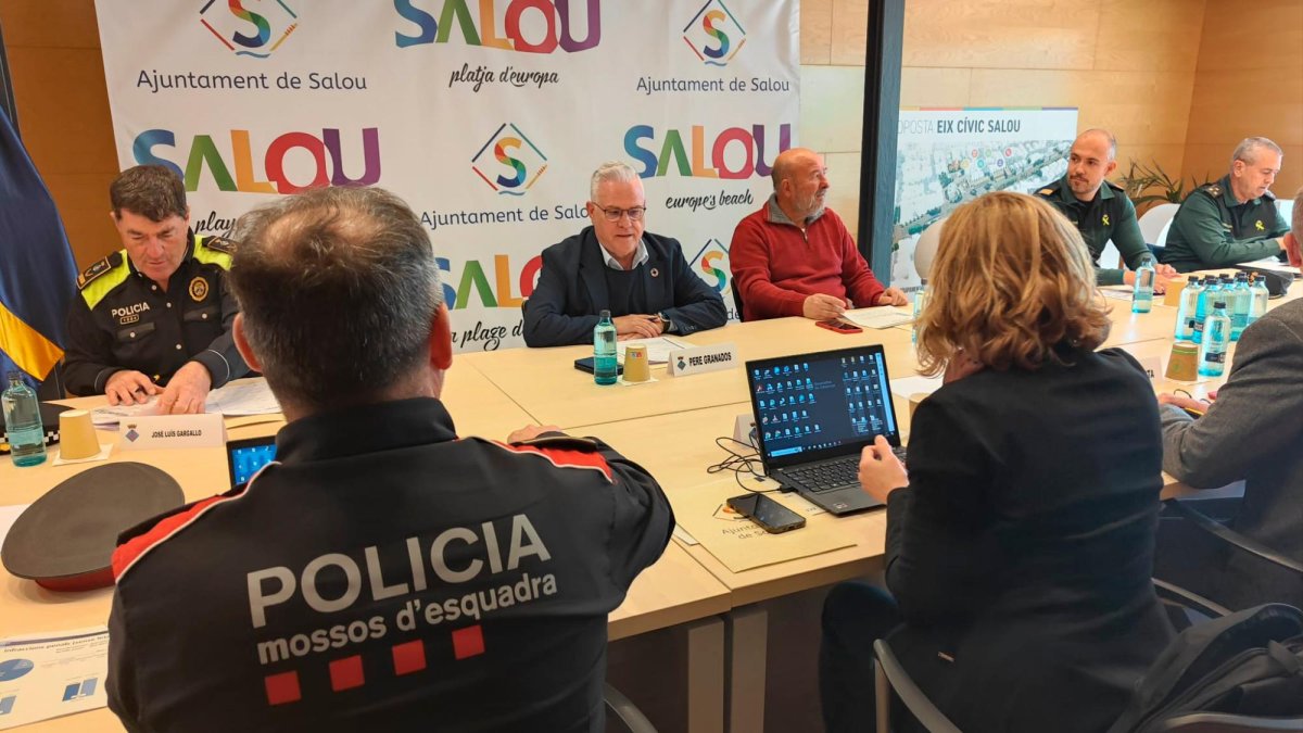 Reunión de la Junta Local de Seguridad, este viernes en el Ayuntamiento de Salou.