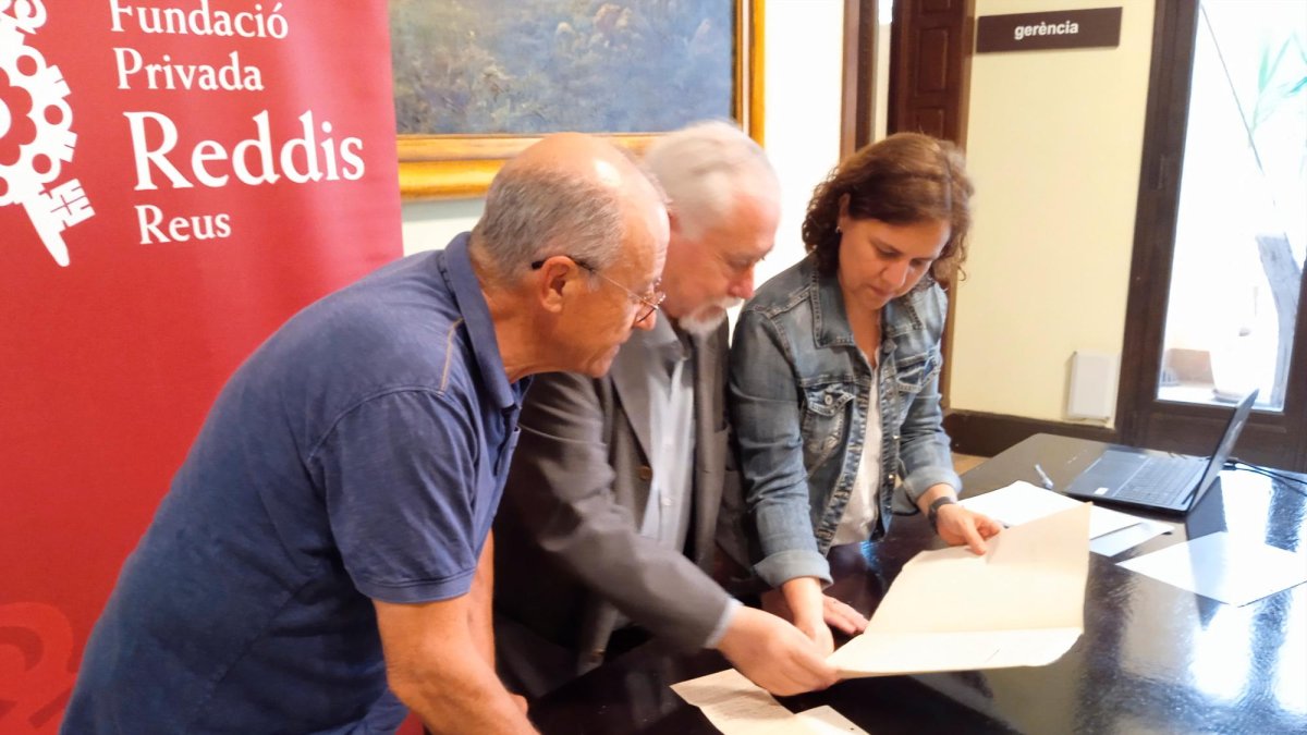 De izquierda a derecha, Lluís Colomés, Lluís Miquel Pérez y Montserrat de Anciola.