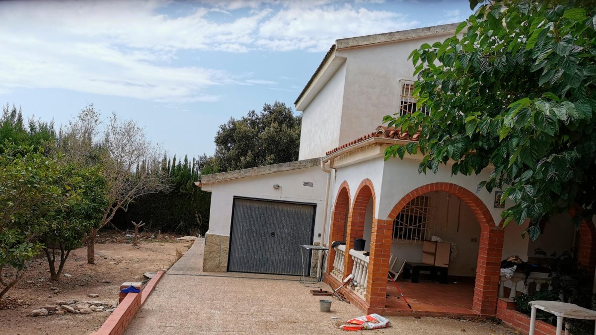 El crimen ocurrió en esta casa, situada en la urbanización Mas Vilet.