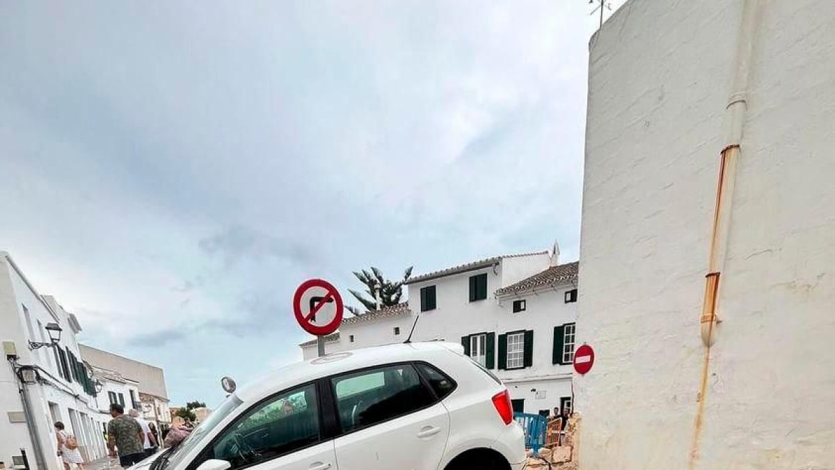 Las intensas lluvias y tormentas supusieron el corte de hasta ocho en Menorca en la jornada de este jueves.