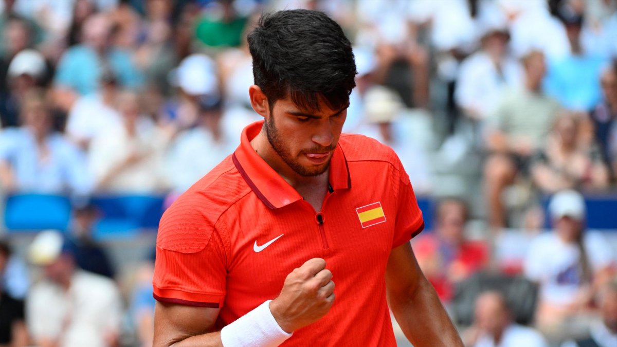 Carlos Alcaraz celebra uno de los puntos conseguidos en semifinales.