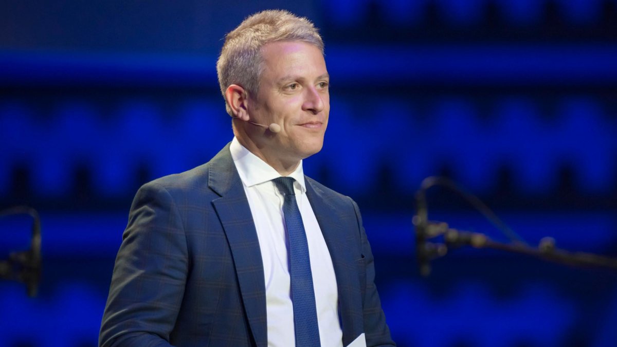 Este sábado, Enric Company firmará sus libros en la librería La Capona de Tarragona.