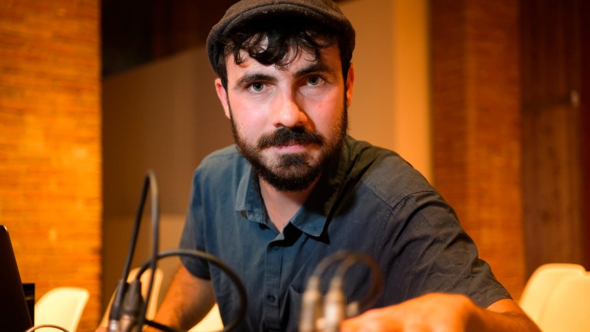 El montaje audiovisual en directo es el principal atractivo y, a su vez, el reto que impulsa a Pedròs, creador de ‘Introscòpic’.