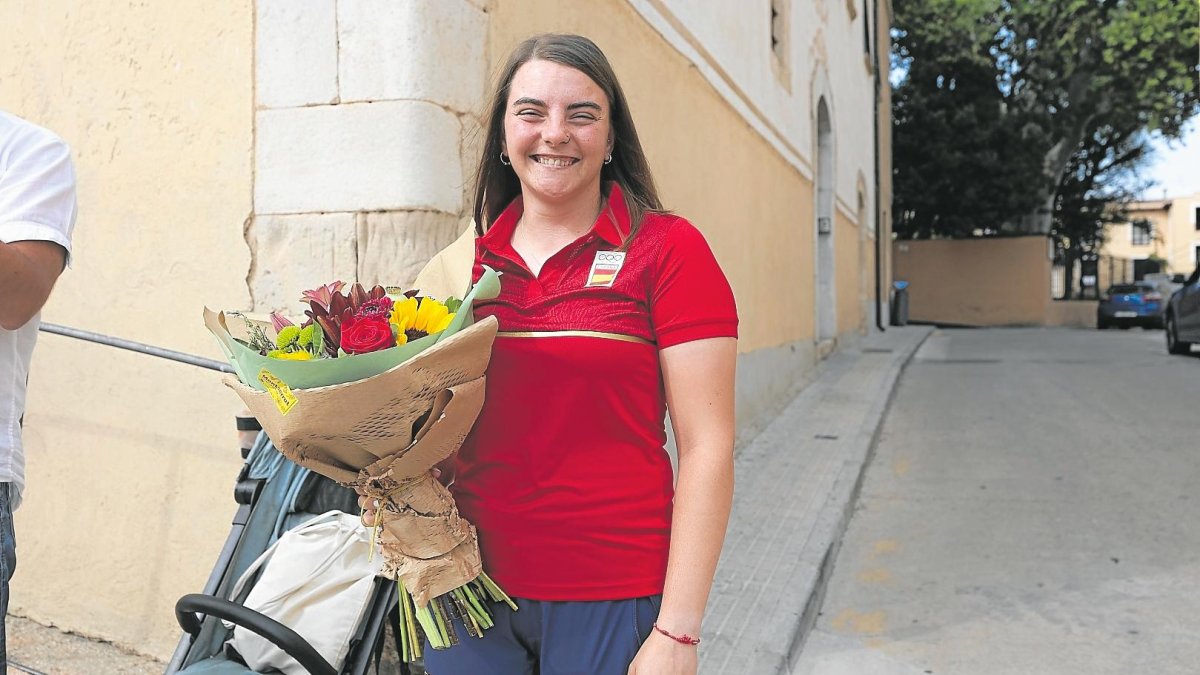 Mar Molné en el acto de homenaje realizado por el Ayuntamiento del Morell tras los Juegos Olímpicos de París.