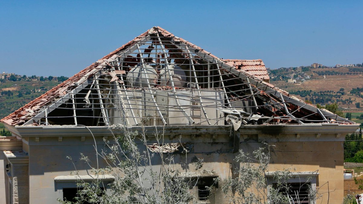 Una casa destrozada tras un ataque.