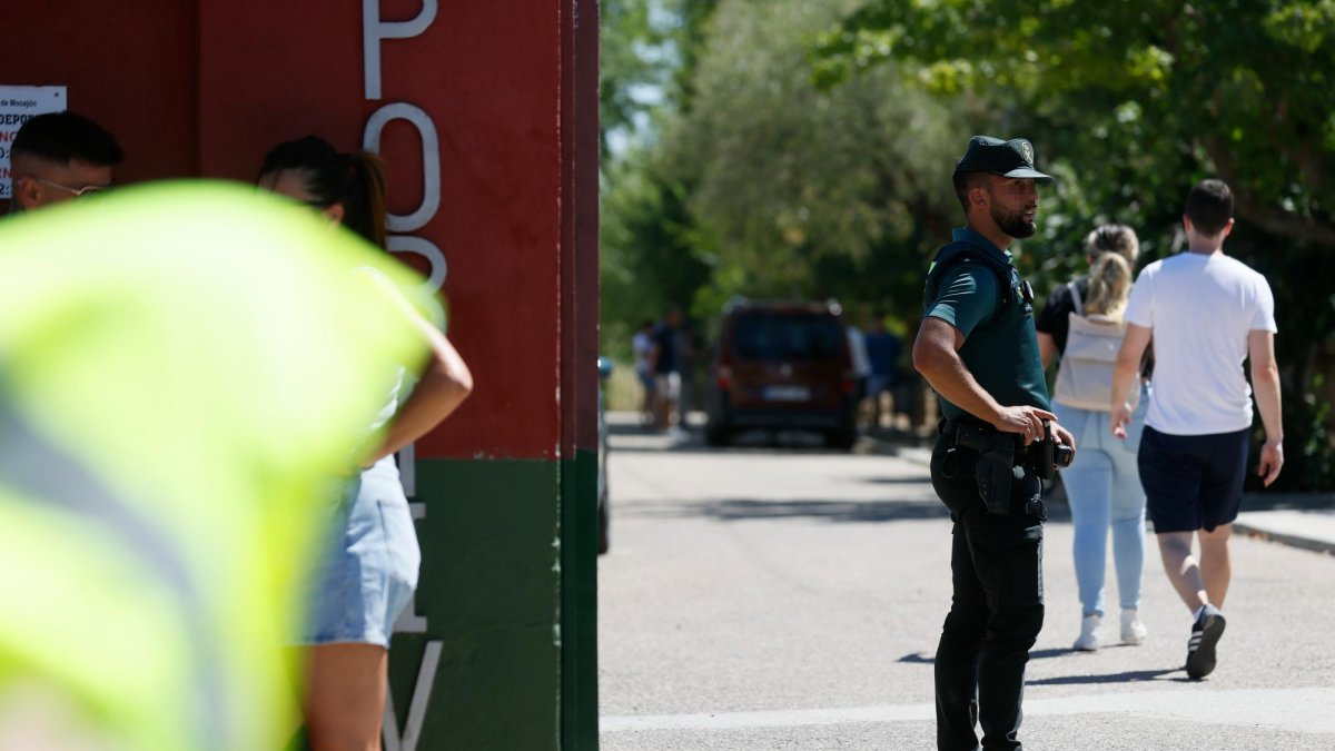 El crimen se perpetró en un campo de fútbol.