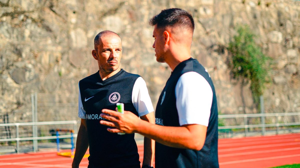 Albert Company (izquierda) en un entrenamiento con el Andorra.
