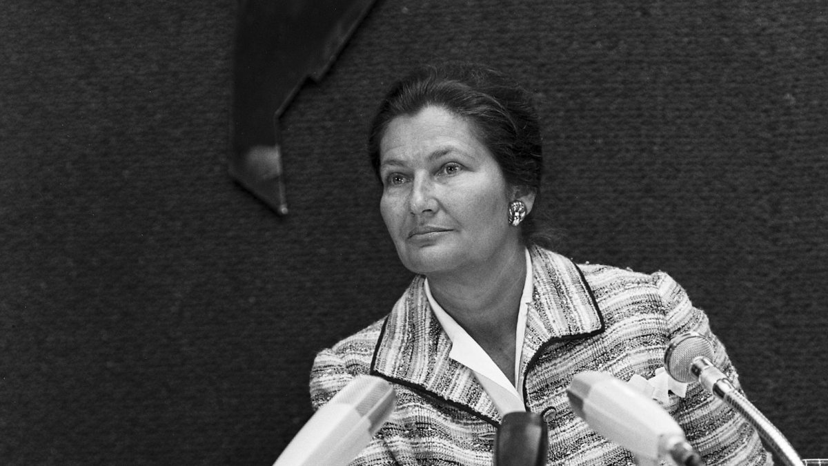 Simone Veil, primera presidenta del Parlamento Europeo en 1979, francesa y superviviente de Auschwitz.