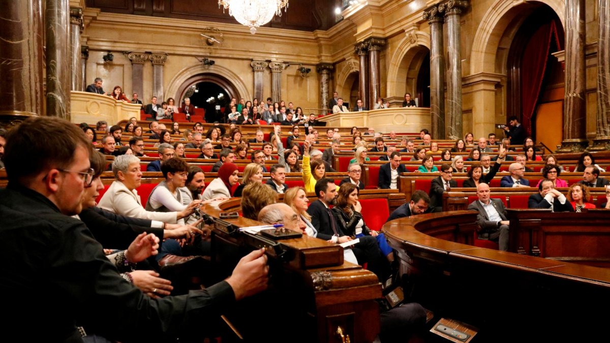 Votación de la enmienda a la totalidad de los presupuestos.