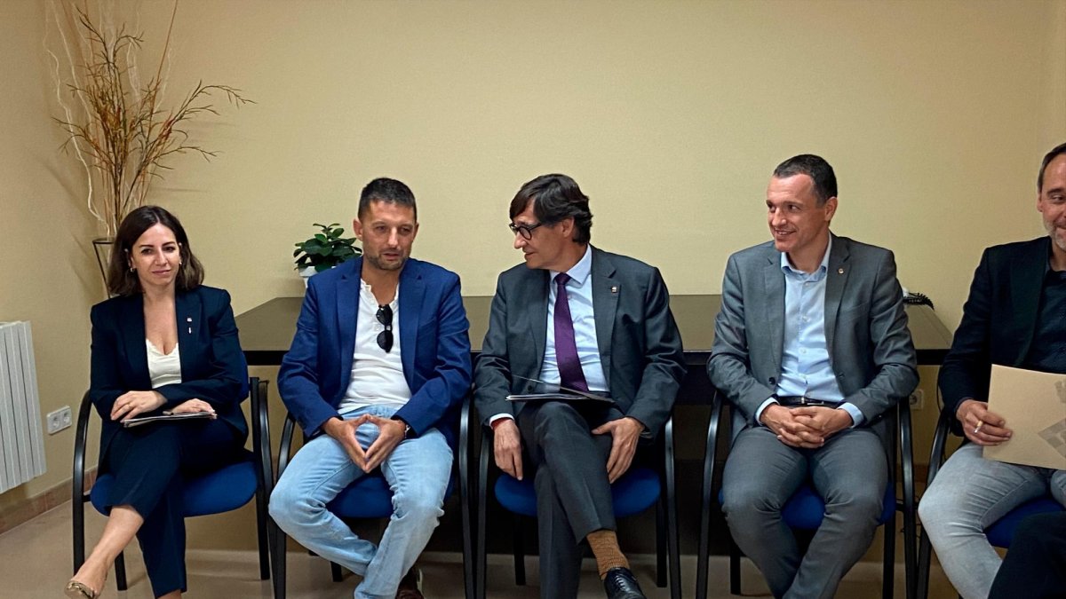 Salvador Illa, durant la seva visita a Cabacés del passat divendres 20 de setembre.