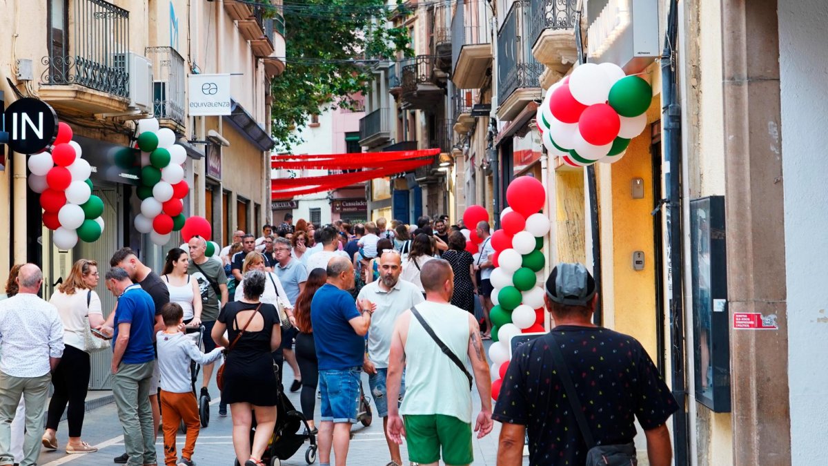 Las calles se llenaron de multitud de personas.
