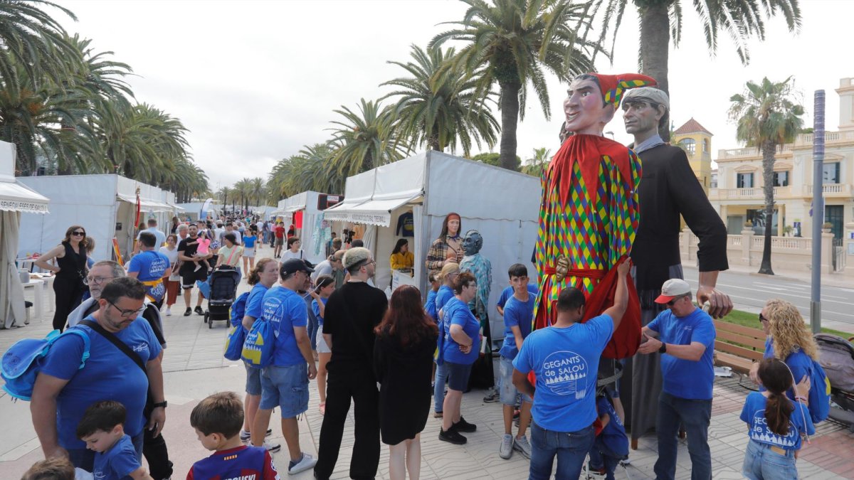 las-entidades-de-salou-se-muestran-al-p-blico