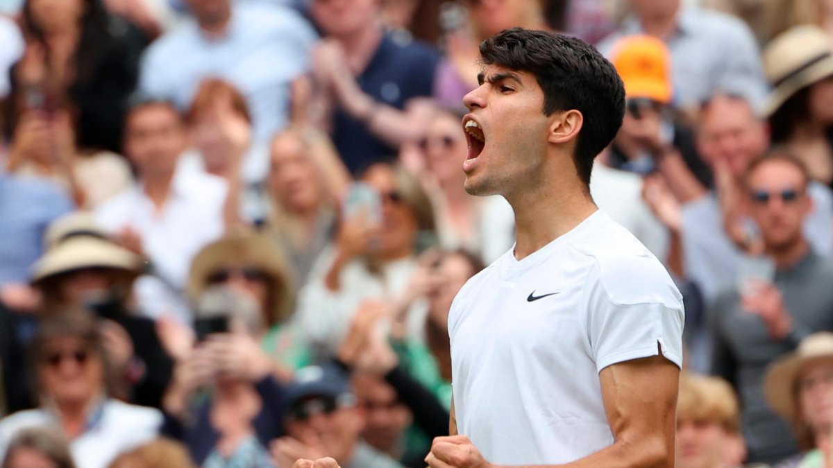 Carlos Alcaraz buscará hoy conquistar su segundo título de Wimbledon.