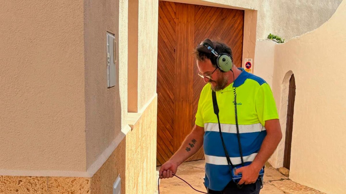Un geófono para detectar fugas de agua.
