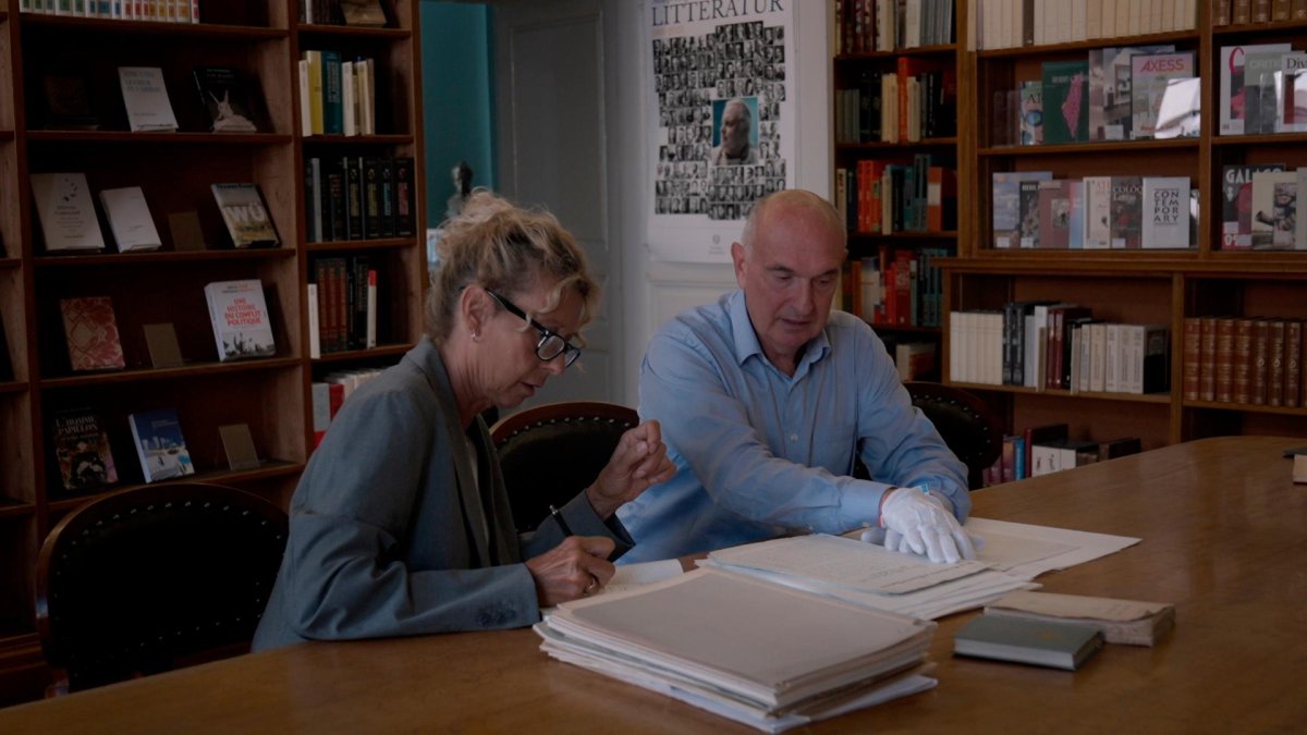 La actriz Àngels Gonyalons y Dan Nosell en el documental.