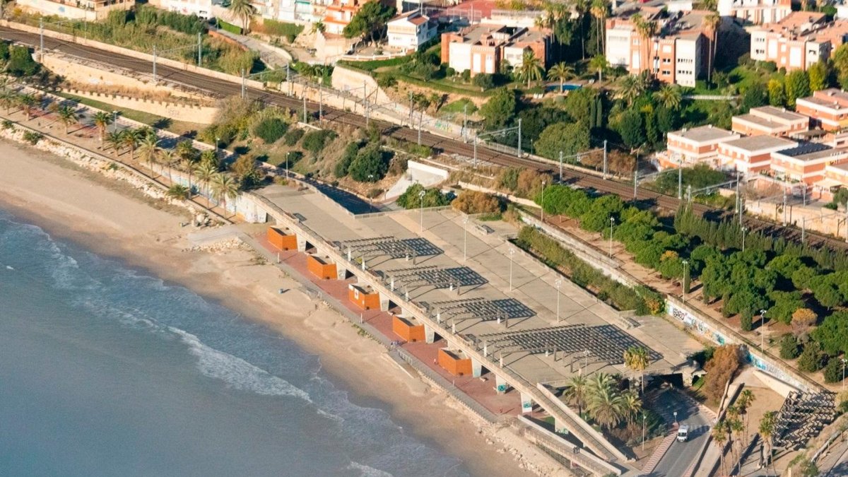 Imagen aérea de la plataforma del Miracle, que en 2025 será derribada.