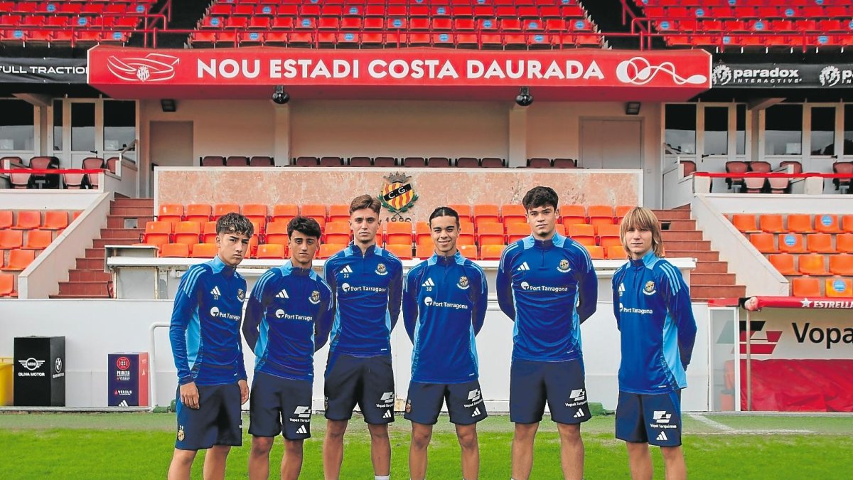 Nicolás Betancourt, Adrián Alves, Guillem Barrés, Agustín Gutiérrez, Enric Pujol y Oriol Subirats en una sesión con el primer equipo.