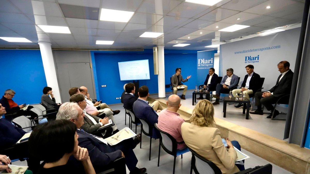 El Diari ha presentado su Espacial de Turismo de Proximidad en la sala Victoria Climent.