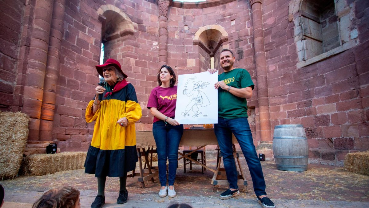 La dibujante Pilarín Bayés dio el pregón explicando una historia a través de sus dibujos.