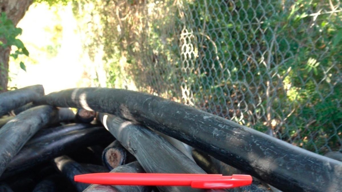 Cable telefònic sostret en una altra ocasió.