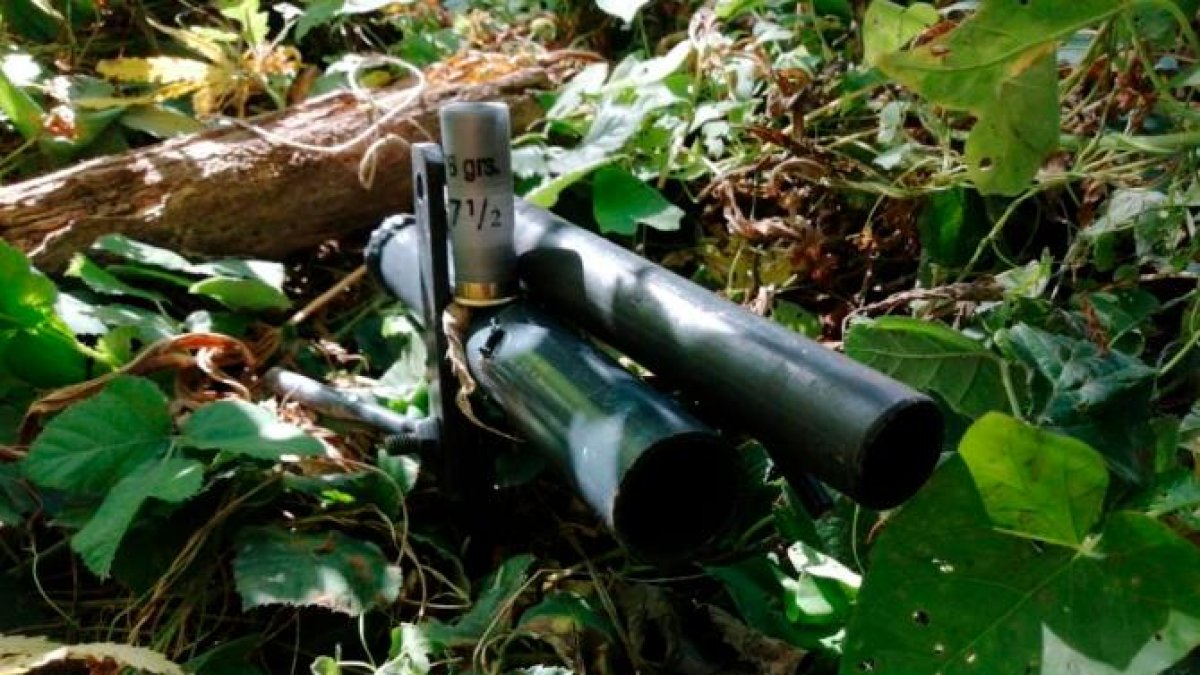 Una de las trampas que utilizan los narcotraficantes de forma recurrente, preparada para disparar cartuchos en caso de ser activadas.