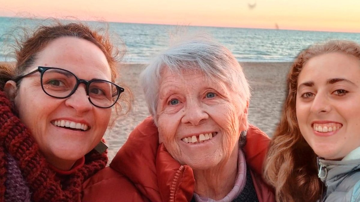 De izquierda a derecha, Ariadna Roca, Magda Gayete y Clara Santó.