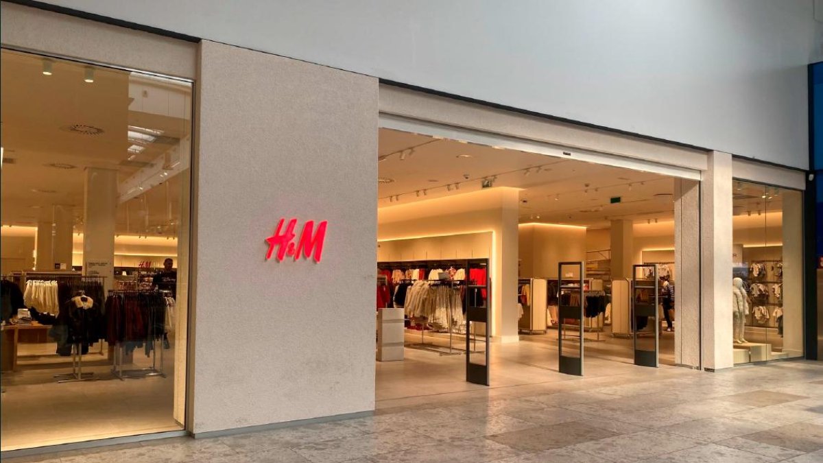 Imagen de la tienda renovada de H&M en Tarragona.