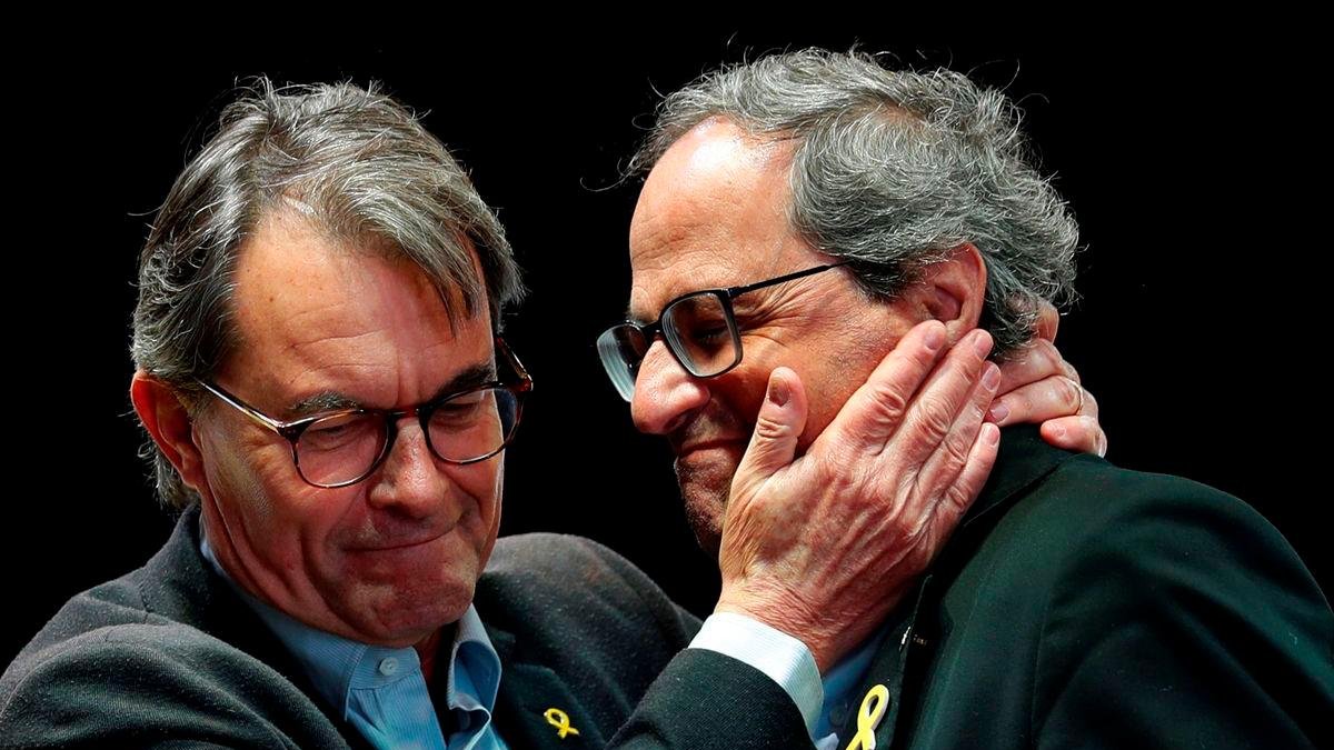 Els expresidents Artur Mas i Quim Torra.
