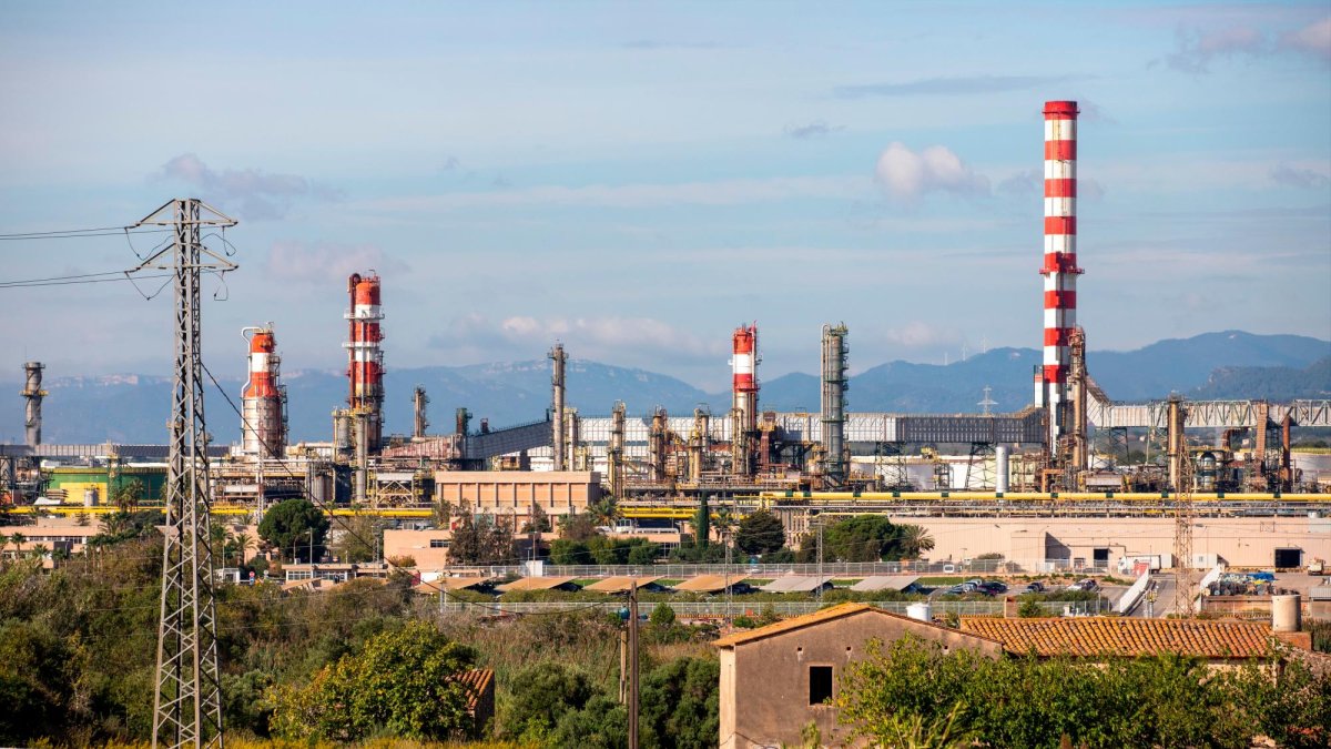 El complejo industrial de Repsol en el Polígono Norte del polo petroquímico de Tarragona.